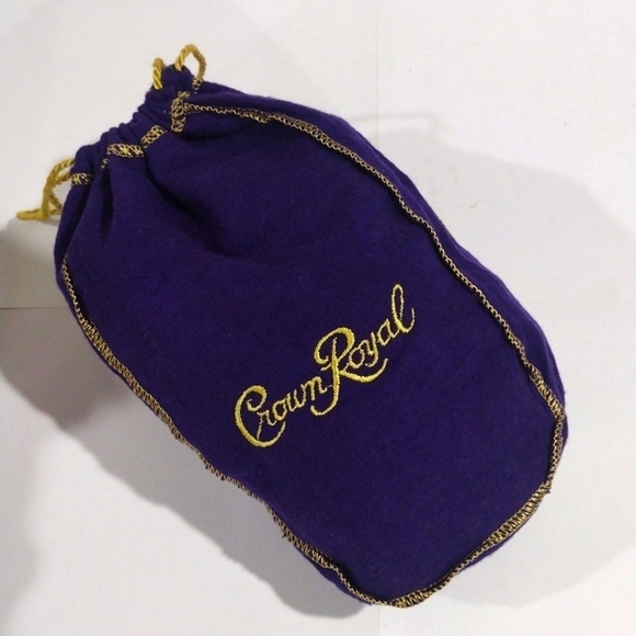 Crown Royal Purple Drawstring Bag w/ Gold Embroidered - good Condition - Picture 1 of 4